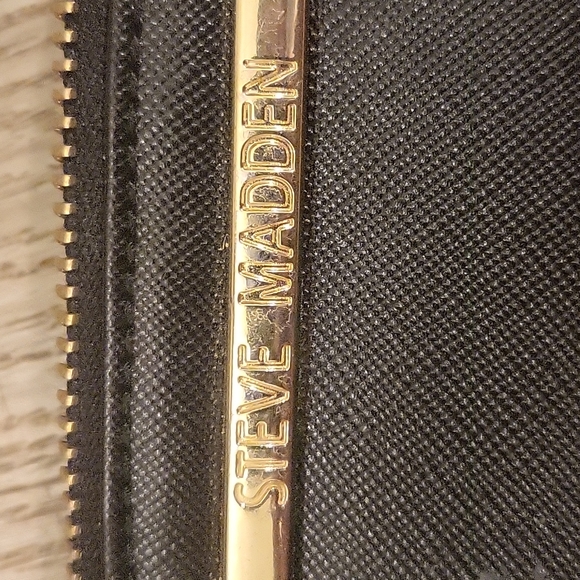 Steve Madden mini wallet - Picture 2 of 4